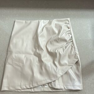 Shein tan pleather mini skirt NWOT Medium